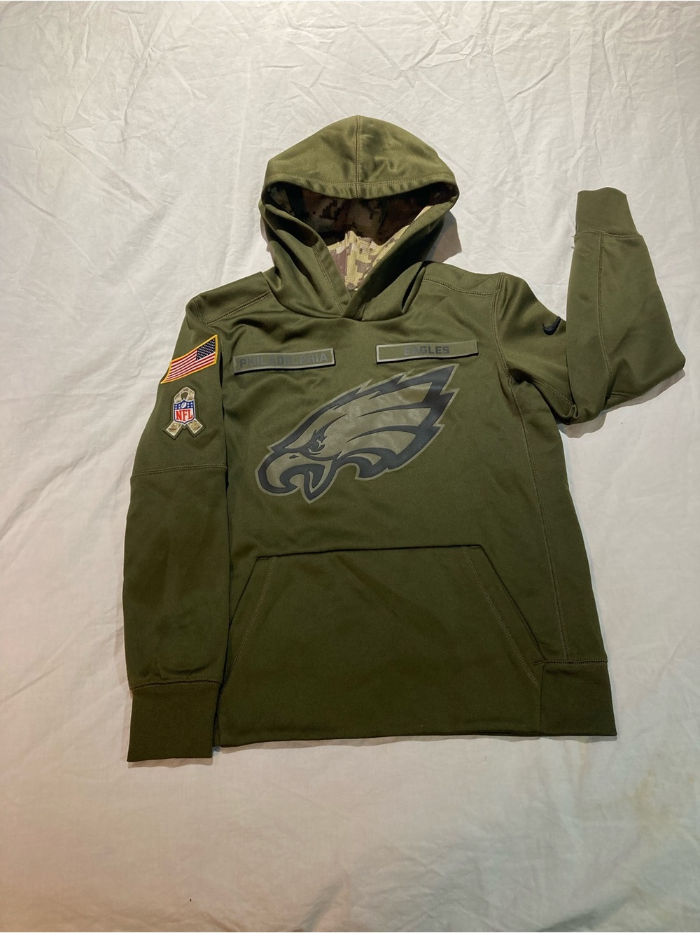 Philadelphia Eagles Salute to Service hoodie, Youth size medium, Nike on field!